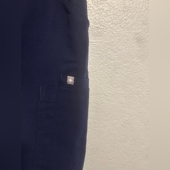 Figs navy blue two piece set - Picture 8 of 15